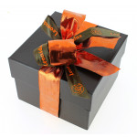 Coffret Prestige 3 étages garni de 700g de Chocolats Leonidas.