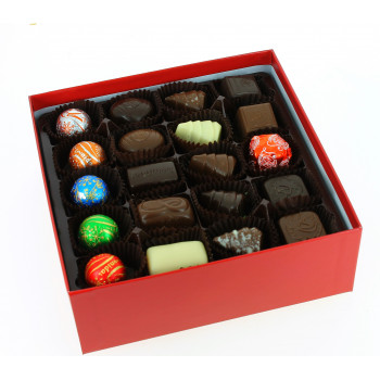 Coffret Santiago spécial fêtes garni de 600 g de chocolats Leonidas. 2