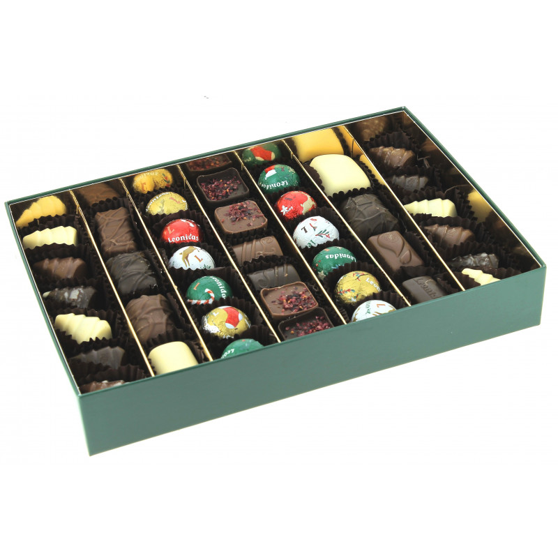 Coffret rectangle vert de Noël garni de 490 g de chocolats Leonidas