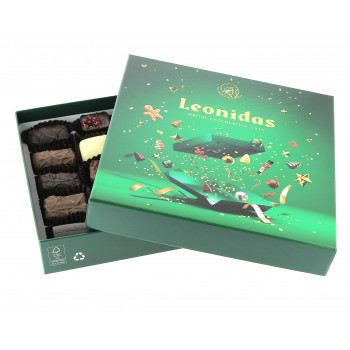 Coffret carré vert de Noël garni de 320 g de chocolats Leonidas Coffret carré vert de Noël garni de 320 g de chocolats Leonidas
