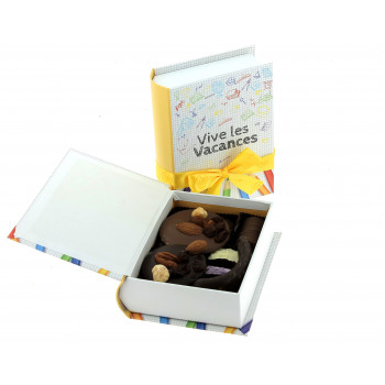 Cahier de vacances garni de 165 g de chocolats Leonidas