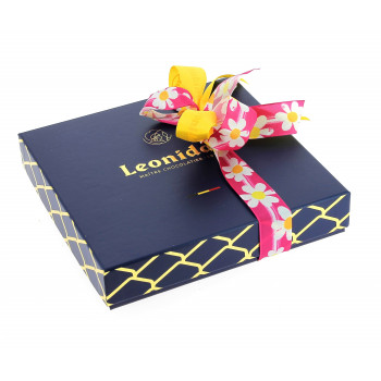 Coffret Arc en ciel garni de 680 g de petits œufs en chocolat Leonidas